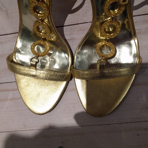 🌸🍀🌺 Gold heels shoes by Guess🌸🌸🌺👠👠 - Picture 6 of 10